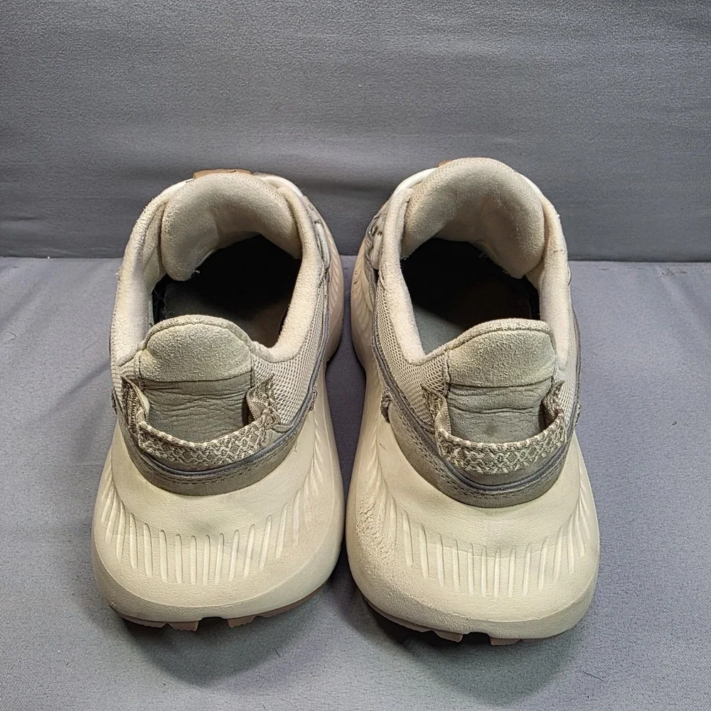UGG CA805 V2 Remix Heritage Beige Athletic Chunky Shoes Sneaker Men's‎ Size 5.5